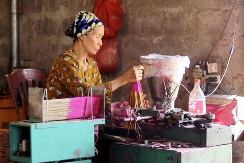 <a href="/giai-tri" title="Giải trí" rel="dofollow">Giải trí</a>