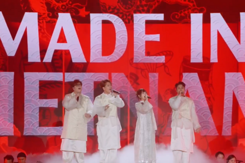 <a href="/giai-tri" title="Giải trí" rel="dofollow">Giải trí</a>