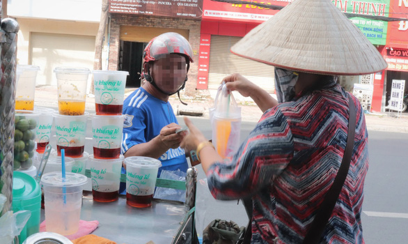Nắng nóng uống ly khổng lồ: giảm nhịp tim, tăng đường huyết... như chơi - Ảnh 1. Nắng nóng uống ly khổng lồ: giảm nhịp tim, tăng đường huyết... như chơi - Ảnh 1.