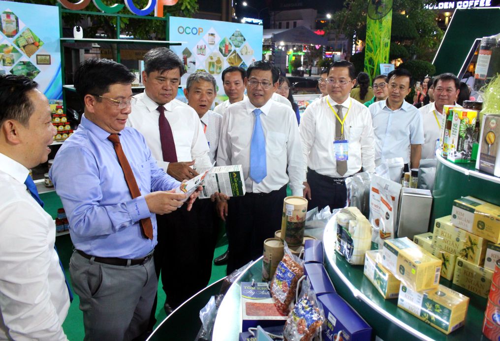 Sản phẩm OCOP được sản suất như sản phẩm công nghiệp. Ảnh: Thanh Mai