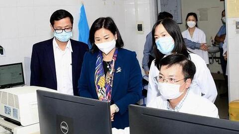 Lãnh đạo Thành ủy biểu dương CDC Hà Nội gồng mình hết sức chống dịch