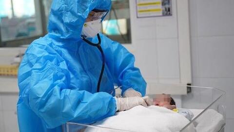 Trẻ mắc COVID-19 nhập viện đang gia tăng