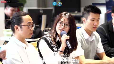 Sinh viên các trường ĐH "Top đầu" tư vấn tuyển sinh cho học sinh THPT Chuyên Sơn La
