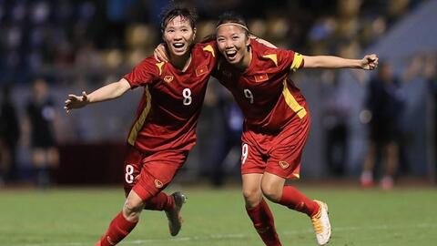 HLV Mai Đức Chung: "Philippines coi nữ Việt Nam như trẻ con"