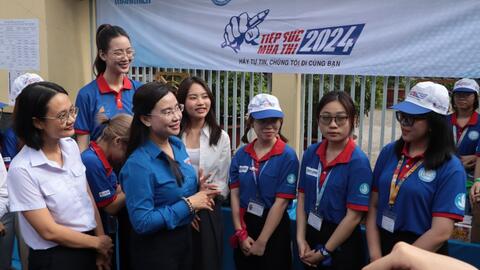 Bí thư Trung ương Đoàn thăm đội hình Tiếp sức mùa thi 2024