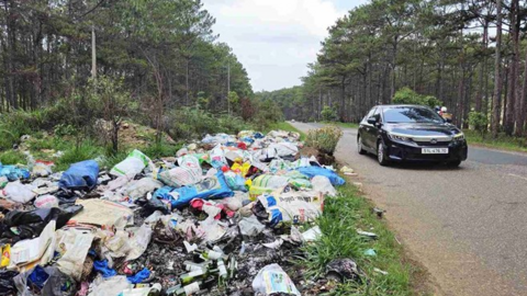 Thu gom, xử lý rác thải ở Lâm Đồng gặp nhiều vướng mắc