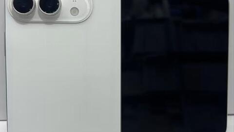 iPhone màn hình gập lộ thiết kế rõ nét nhất, có thể chỉ có một màu duy nhất