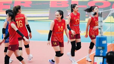 Tuyển bóng chuyền nữ Việt Nam có 19 cầu thủ tập luyện tại Vĩnh Long