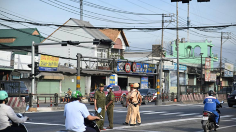 CSGT TPHCM điều chỉnh giờ mở giao lộ giải quyết tình trạng xe đi ngược chiều