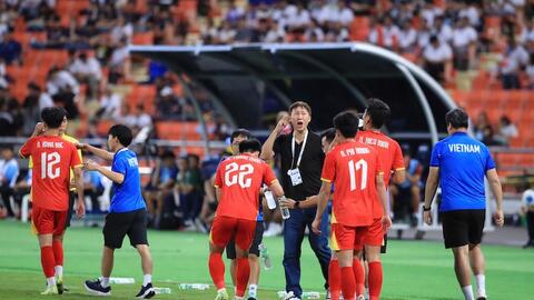 HLV Kim Sang-sik: Tôi sẽ nói chuyện hợp đồng khi gặp Chủ tịch VFF