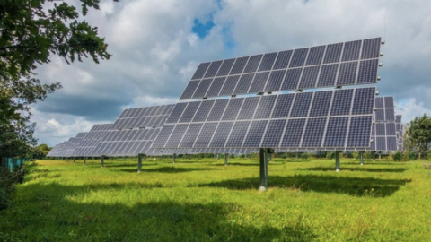 Iran tăng công suất điện năng tái tạo lên 157% trong 18 tháng