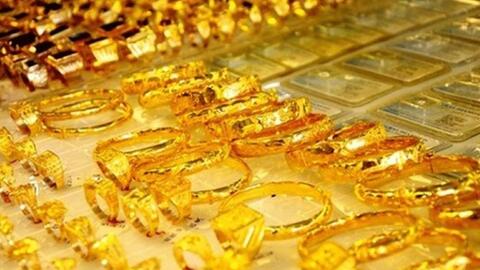 Giá vàng trở lại đường đua, thị trường nóng lên