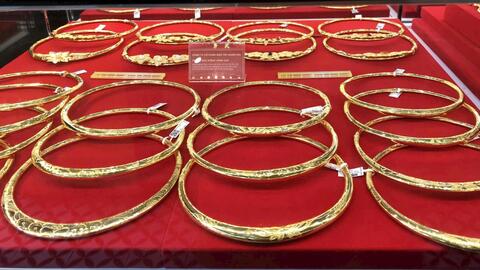 Sáng 22-1, giá vàng lao dốc từ mức đỉnh lịch sử