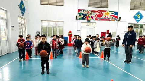 Ứng phó với rét đậm: Trường học linh hoạt giờ vào học, bảo đảm sức khỏe học sinh