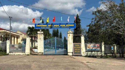 Người lao động trường học ở Đắk Lắk lo bị giảm lương 40%