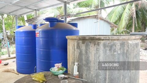 Hạn mặn cận kề, người dân ven biển Đồng Tháp chắt chiu từng giọt nước