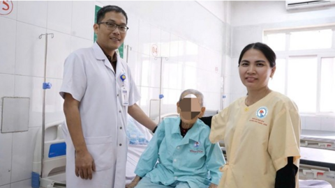Phẫu thuật thay khớp háng thành công cho bệnh nhân 106 tuổi