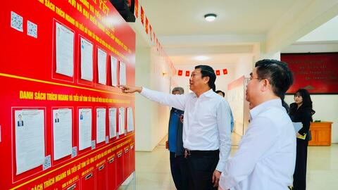 Cử tri Thanh Xuân gửi gắm niềm tin qua lá phiếu