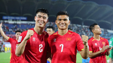 Tuyển Việt Nam vào top 100 thế giới