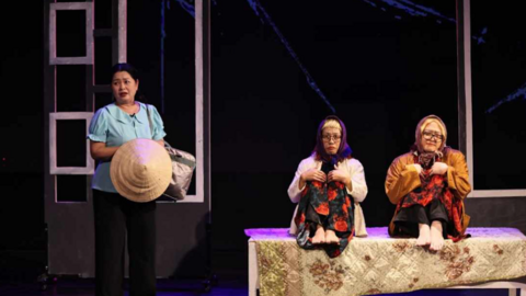 Phó Giám đốc Nhà hát Sân khấu truyền thống: Diễn viên hợp đồng lương 3-5 triệu đồng/tháng