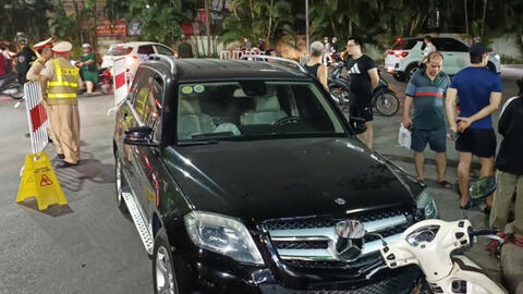 Tài xế Mercedes gây tai nạn liên hoàn ở Hà Nội vi phạm nồng độ cồn.