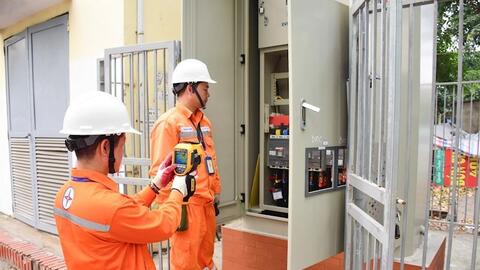 Hà Nội: Đảm bảo cung ứng điện mùa nắng nóng, lan tỏa tiết kiệm điện đến từng hộ dân