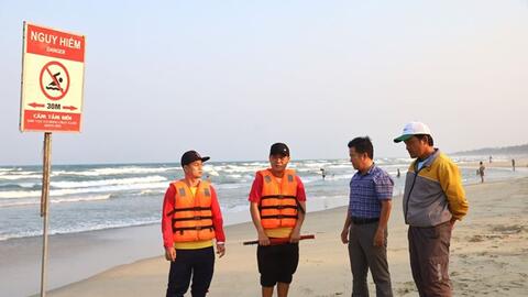 Chống đuối nước mùa hè không chỉ từ cơ quan chức năng