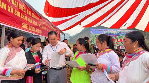 Điện Biên đưa phiên giao dịch việc làm lưu động về xã, bản