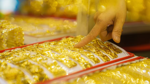 Giá vàng ngày 23/4: Tiếp tục giảm mạnh