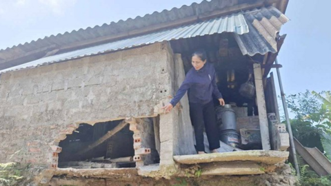Sạt lở bờ sông Ngàn Phố khiến người dân bất an