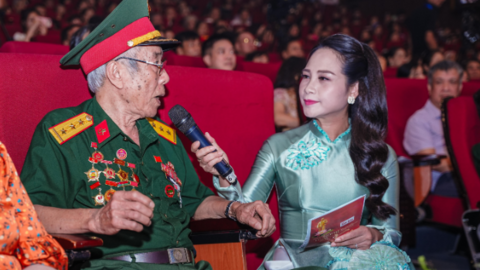 Xúc động và tự hào trong đêm nghệ thuật “Sáng mãi tên Người”
