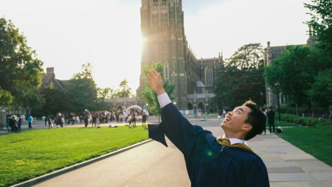 Chàng trai Việt 'gây sốt’ với bài phát biểu tốt nghiệp tại Đại học Duke, Mỹ