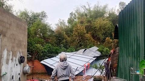Lốc xoáy tàn phá, gây thiệt hại nặng ở xã vùng sâu Lâm Đồng