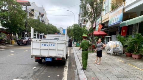 Thêm một số phường ở Quảng Ninh xử lý tình trạng “xí chỗ đỗ xe” dưới lòng đường