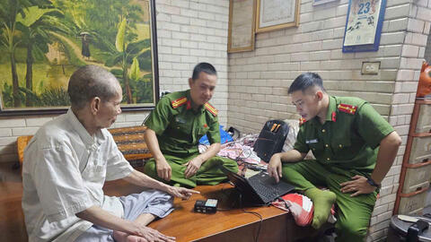 Phường Ô Chợ Dừa lấy mẫu ADN cho thân nhân liệt sĩ