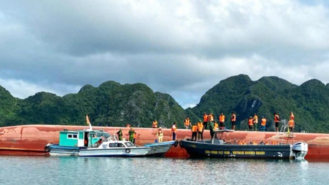 Mở rộng tìm kiếm người mất tích trong vụ lật tàu trên vùng biển Vân Đồn, Quảng Ninh