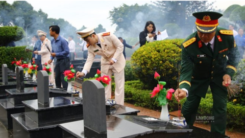 Lãnh đạo tỉnh Đắk Lắk dâng hương tưởng niệm các Anh hùng liệt sĩ