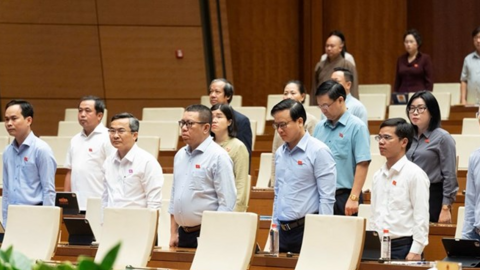 Quốc hội dành một phút mặc niệm Chủ tịch Quốc hội Lào Saysomphone Phomvihane