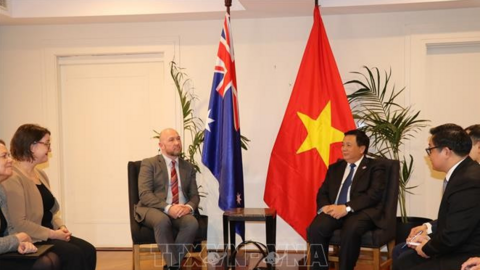 Thúc đẩy hợp tác Việt Nam - Australia về đào tạo cán bộ và tư vấn chính sách