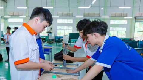 Đề xuất trường trung học nghề có 5 môn bắt buộc, 30% chương trình ứng dụng nghề nghiệp