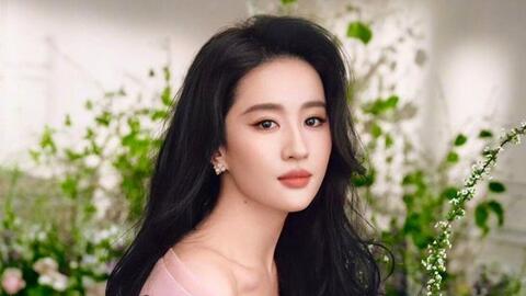 Tuổi 39 của Lưu Diệc Phi: Xinh đẹp, giàu có và nổi tiếng