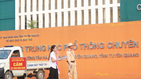 Gần 90 học sinh chuyên Tuyên Quang trúng tuyển đại học sau kỳ thi lại
