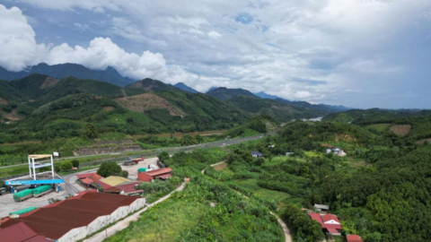 Gỡ nút thắt mặt bằng đường gom cao tốc Nội Bài - Lào Cai