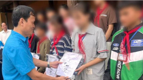 LĐLĐ tỉnh Tuyên Quang chăm lo cho học sinh vùng cao trước thềm khai giảng