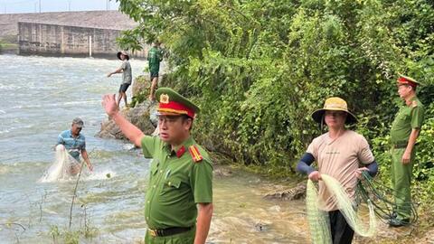 Đồng Nai cảnh báo không đánh bắt cá ở chân đập khi hồ thủy điện lớn nhất miền Nam xả nước