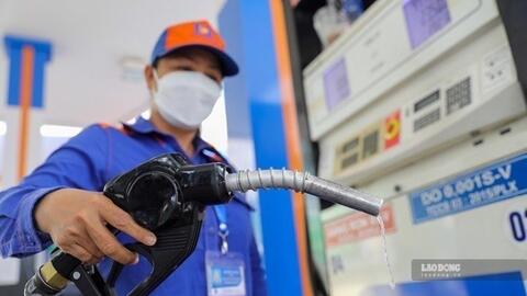 Đề xuất trao quyền quyết định giá xăng dầu cho doanh nghiệp, hậu kiểm thay tiền kiểm