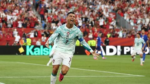 Ronaldo rời tuyển Bồ Đào Nha, truyền thông châu Âu đặt dấu hỏi lớn