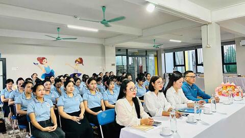 Trường mầm non ở Hà Tĩnh tổ chức hội nghị người lao động năm học mới