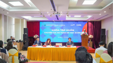 Khai mạc khóa tập huấn nhằm tăng cường năng lực bảo vệ trẻ em trên môi trường mạng