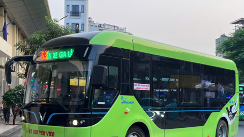 Sinh viên, người lao động nói gì về tuyến xe buýt điện kết nối Hà Nội - Hưng Yên